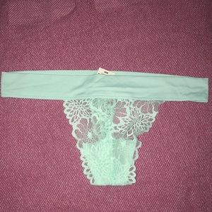 BNWT - VS PINK Lace Thong SIZE: M